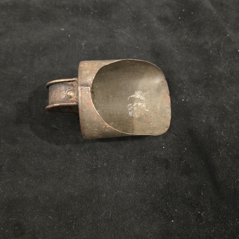 Antique Rustic Metal Scoop 4"x2"